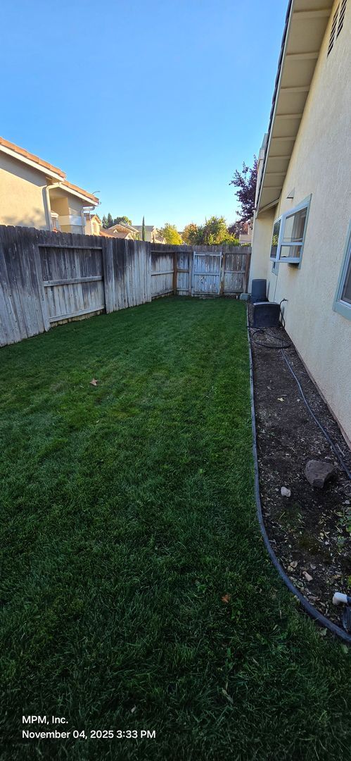 Photo - 3 bedroom 2 Bath home with garage, yard an...