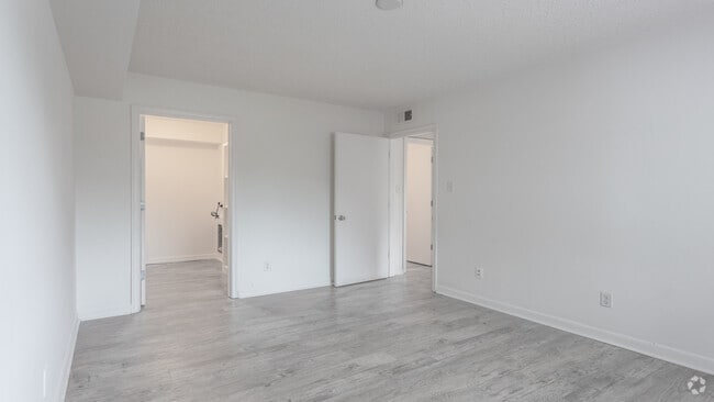 2BR,1BA,-975SF, The Brooke