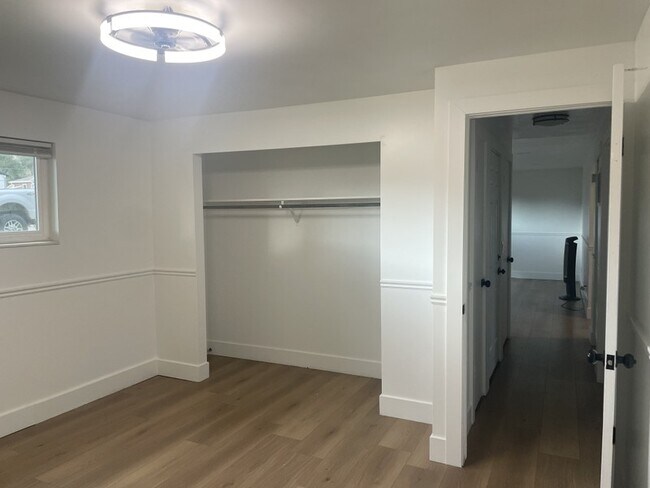 283 W 200 N St Unit 1