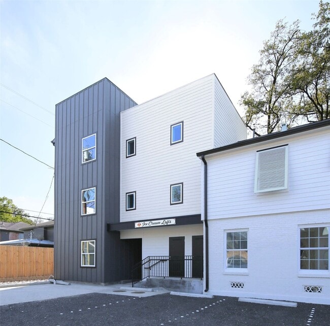 Building Photo - 1719 Westheimer Rd Unit D Rental