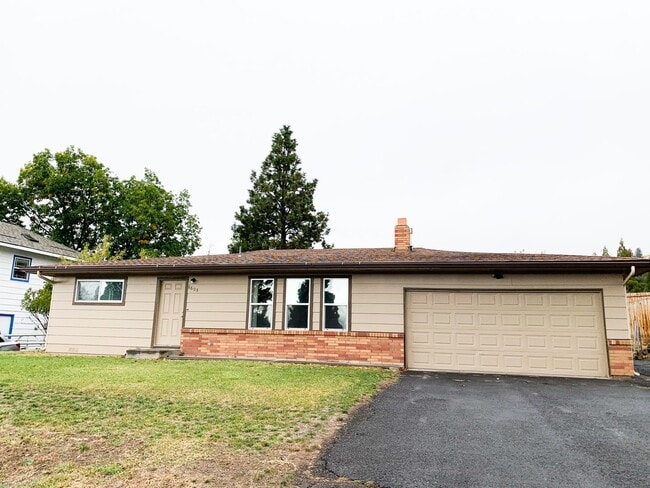 3 Bedroom, 2 Bath - 3 Bedroom, 2 Bath House