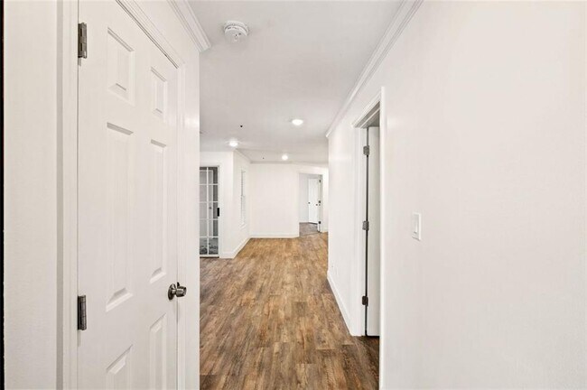 Photo - 2098 River Heights Walk SE