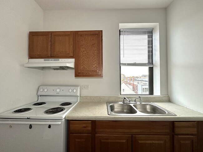 Photo - 3627 W Dickens Ave Unit A4