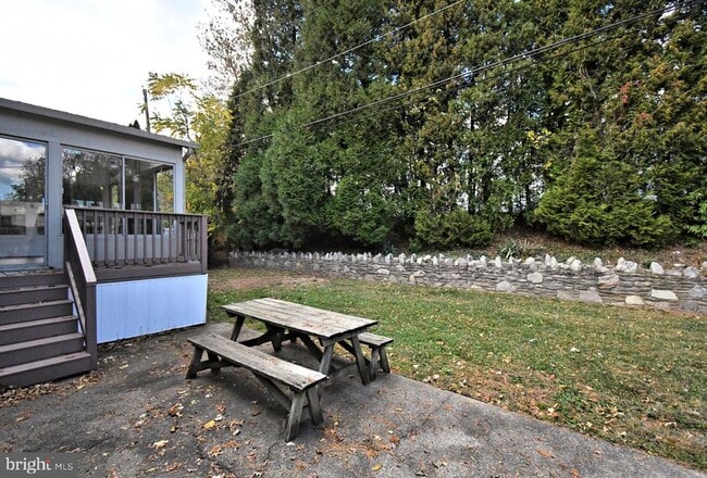 Photo - 201 Montgomery Ave