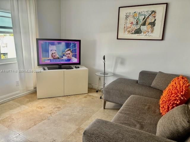 Photo - 100 Lincoln Rd