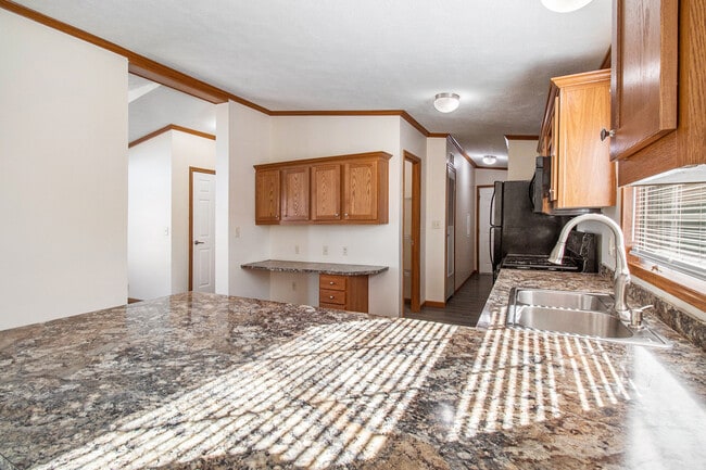 Photo - 9750 Kenyon Ave