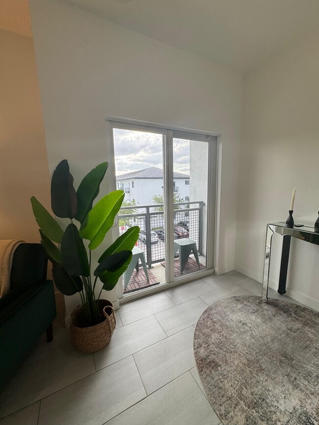 Photo - 520 W 79th St Unit C1