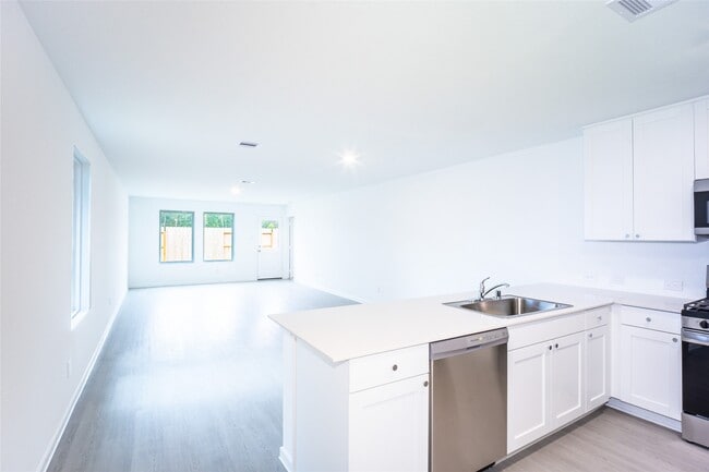 Photo - 5610 Shelford Birch Dr