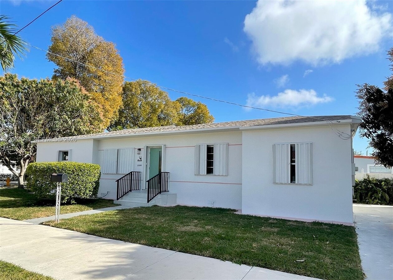 Photo - 3200 SW 2nd St