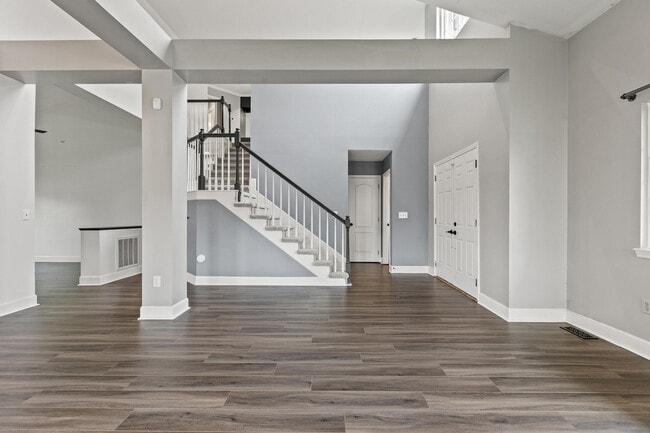 Photo - 800 Palomino Ln