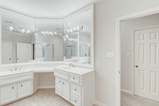 Photo - 30 Waugh Dr Unit A