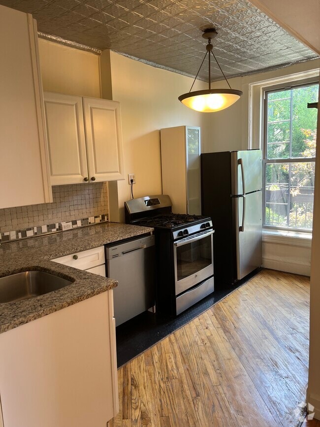 Building Photo - 304 6th St Unit 3 Rental