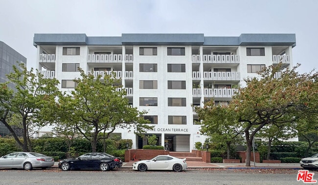 Building Photo - 1118 3rd St Unit 507