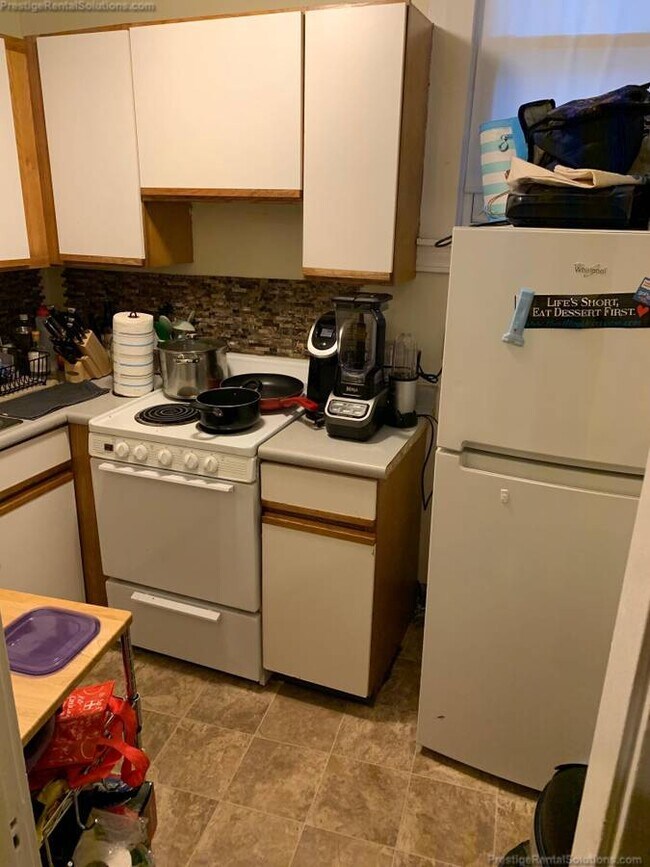 Photo - 220 Kelton St