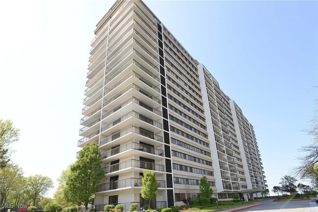 Building Photo - 12550 Lake Ave Unit 711