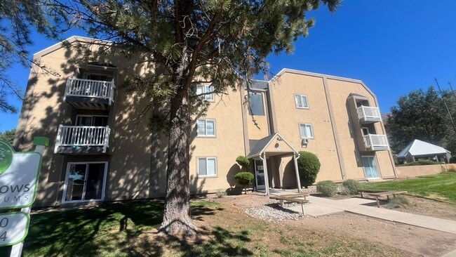 Building Photo - 1 Bedroom/1 Bathroom Unit 123