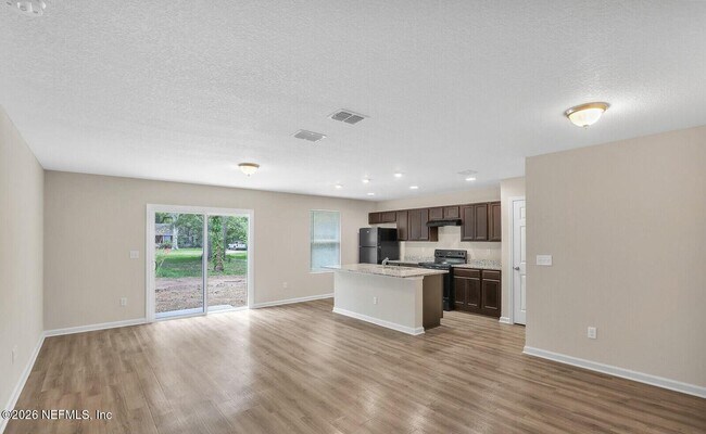 118 Thomas Ave