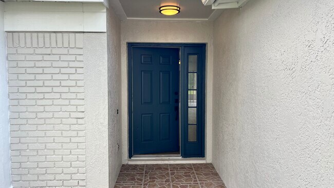 Photo - 567 Queensbridge Dr