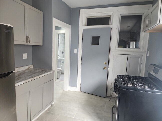 Photo - 7731 S Yates Blvd Unit 3