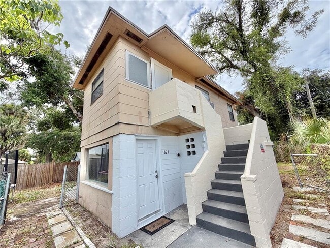 Building Photo - 1320 18th Ave S