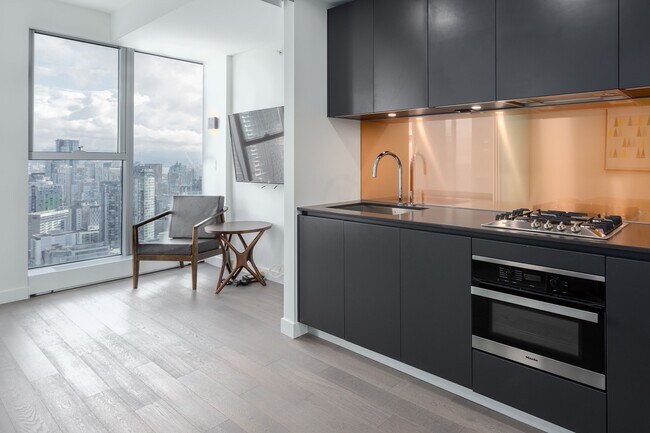 Photo - 1480 Howe St