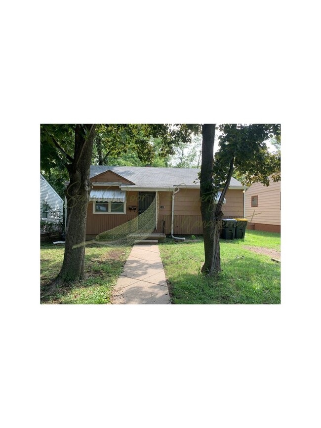 Building Photo - CUTE & COZY!!!! Rental