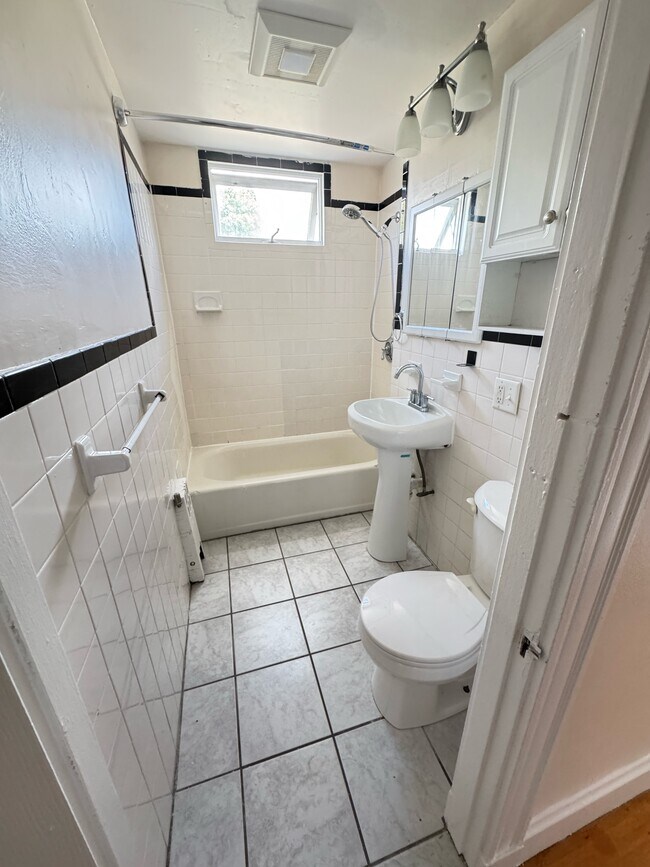 Photo - 11 Atkins St Unit 6