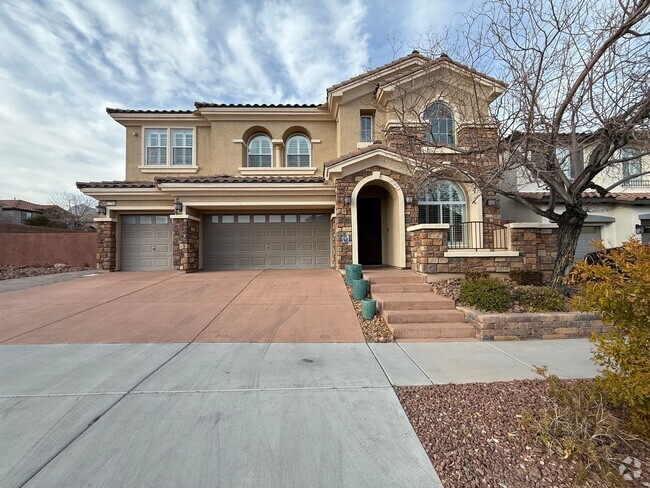 Building Photo - Gated 4BD/2.5BA home near Red Rock Casino!...