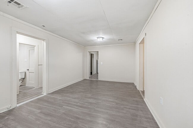 Photo - NA - "141 Ambroise St"