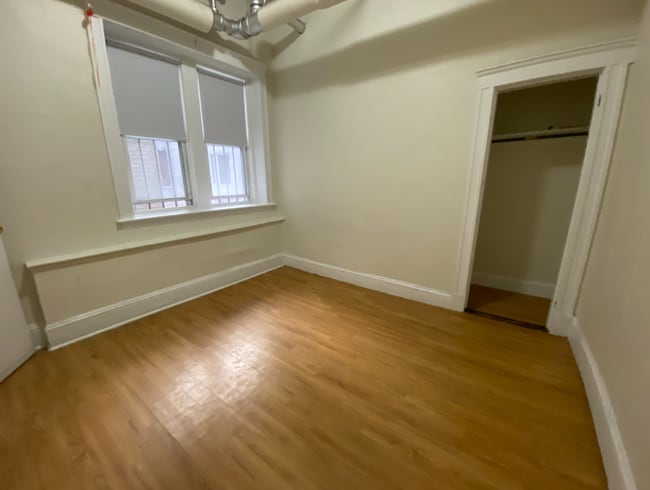 52 Charlesgate E