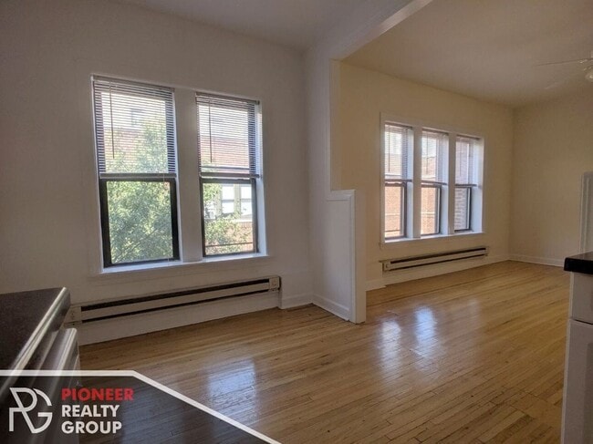 Photo - 3823 N Fremont St Unit 3825-W3