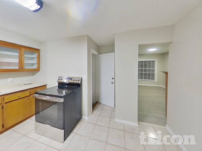 Photo - 3910 Scott Ave N