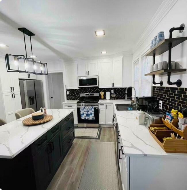 Photo - 14 Roosevelt Ave