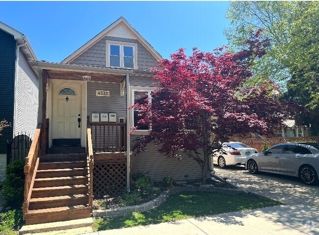 Building Photo - 4533 N Kedvale Ave Rental