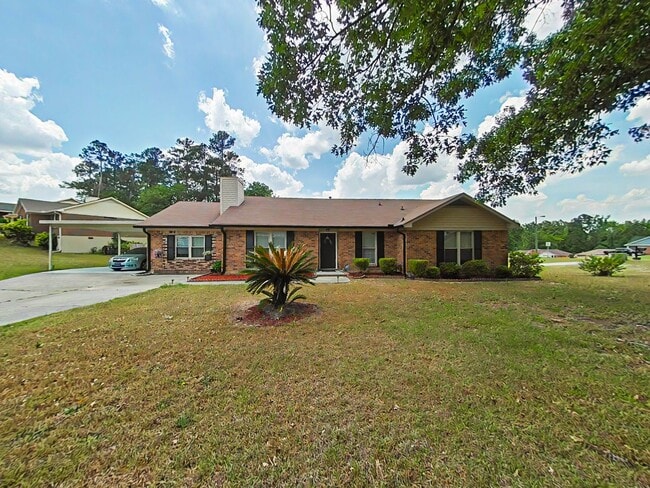 Building Photo - 4 Bedroom Brick Ranch in Woodlake!
