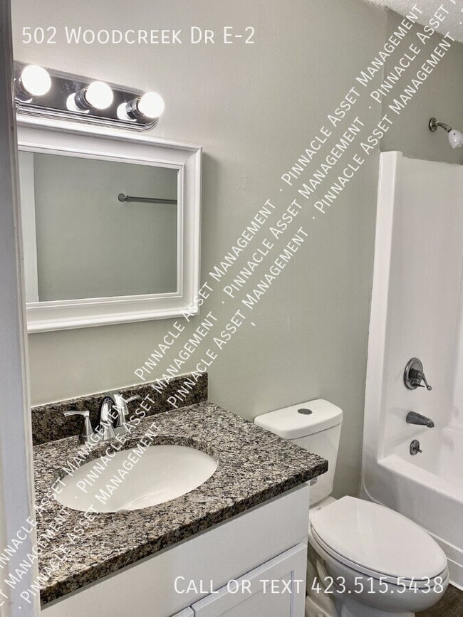 Photo - 502 Woodcreek Rd