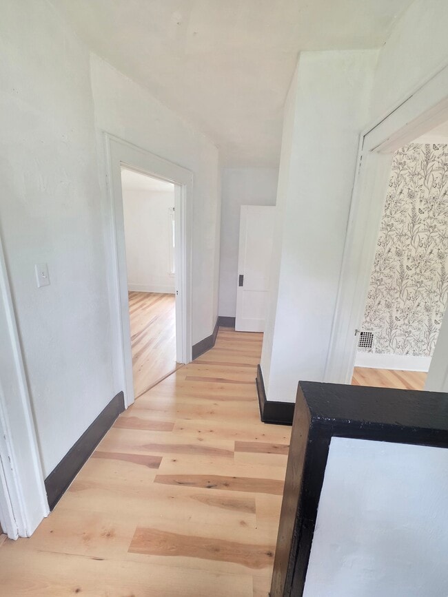 Photo - 1063 W 12th St