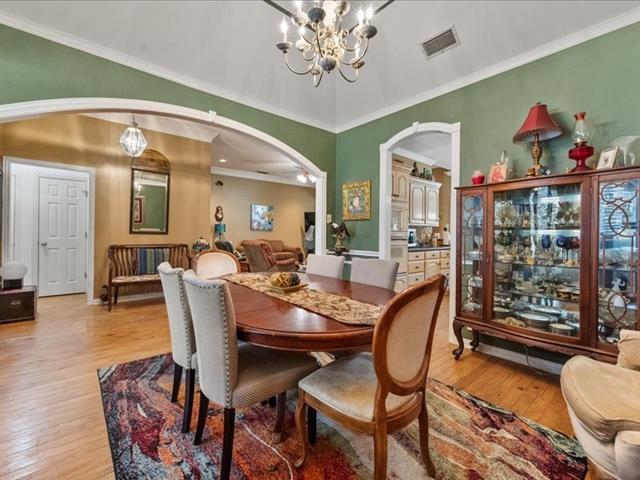 Photo - 1704 S Bowen Rd