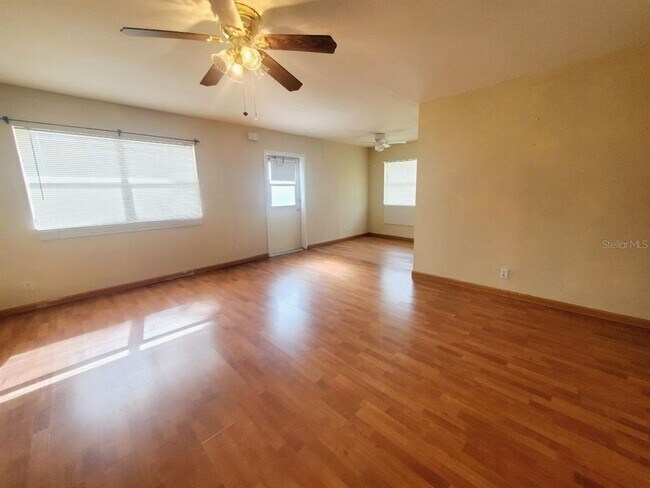 Photo - 201 Bedford Trail Unit 121