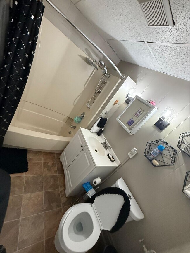 Photo - Massabesic (135-137) Unidad 135-2