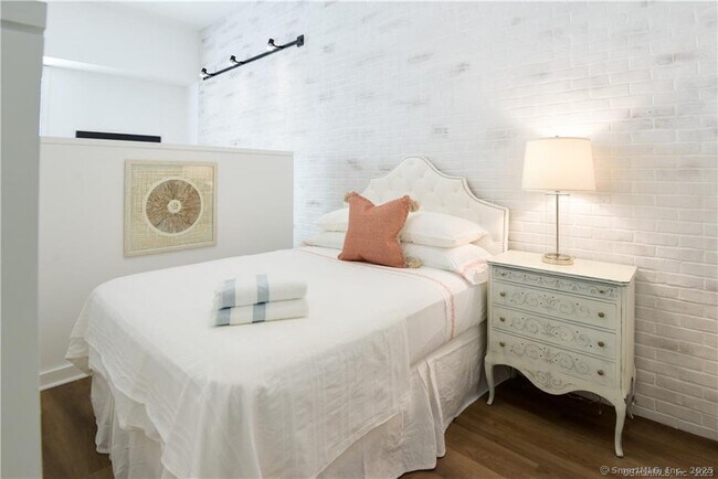 Photo - 15 Dinah Rd Unit 306