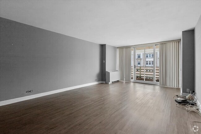 Building Photo - 5601 N Sheridan Rd Rental