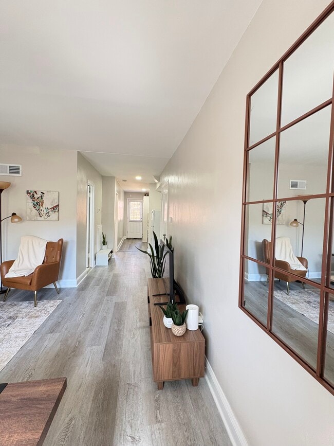 Photo - 1522 Queen St NE Unidad 1522 #1