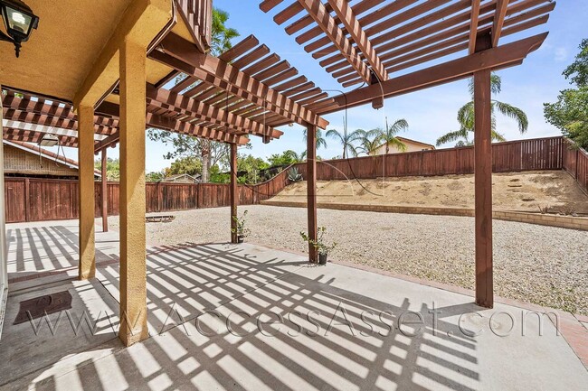 Building Photo - 32440 Beechwood Ln