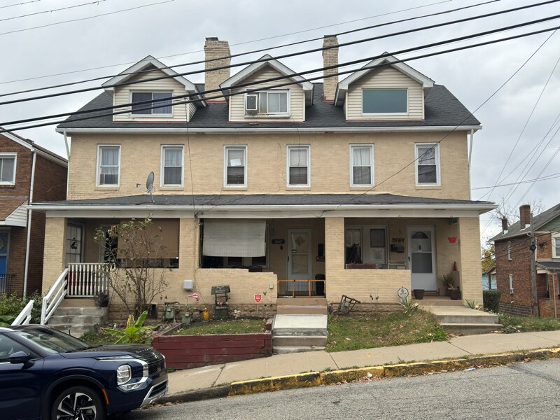 Photo - 7645 Roslyn St