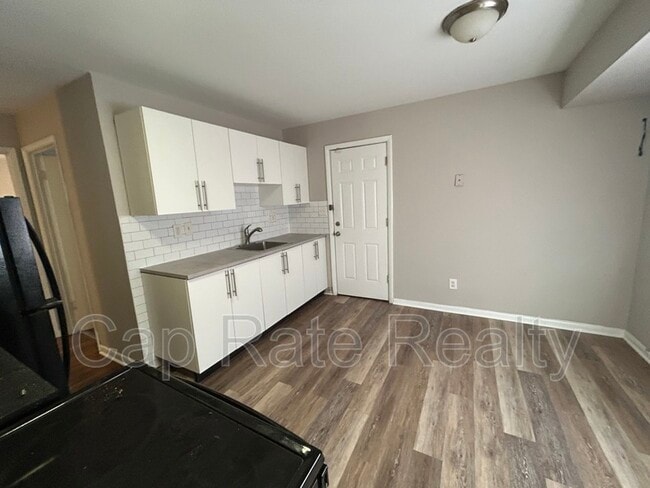 Photo - 1776 Nason Ave