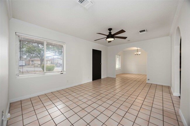 Photo - 1721 Jones St