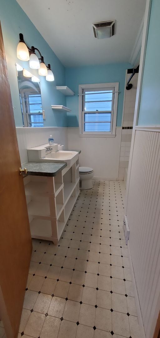 Photo - 4 Bedroom- Walking distance to BSU