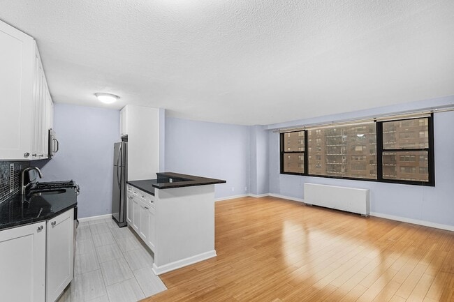 Photo - 201 St Pauls Ave Unit 11L