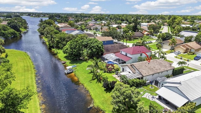 Photo - 716 Lake Wellington Dr